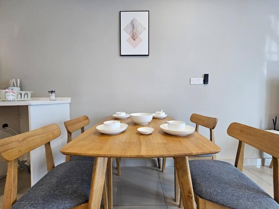Trefoil Setia City 2Br Shah Alam Bagian luar foto